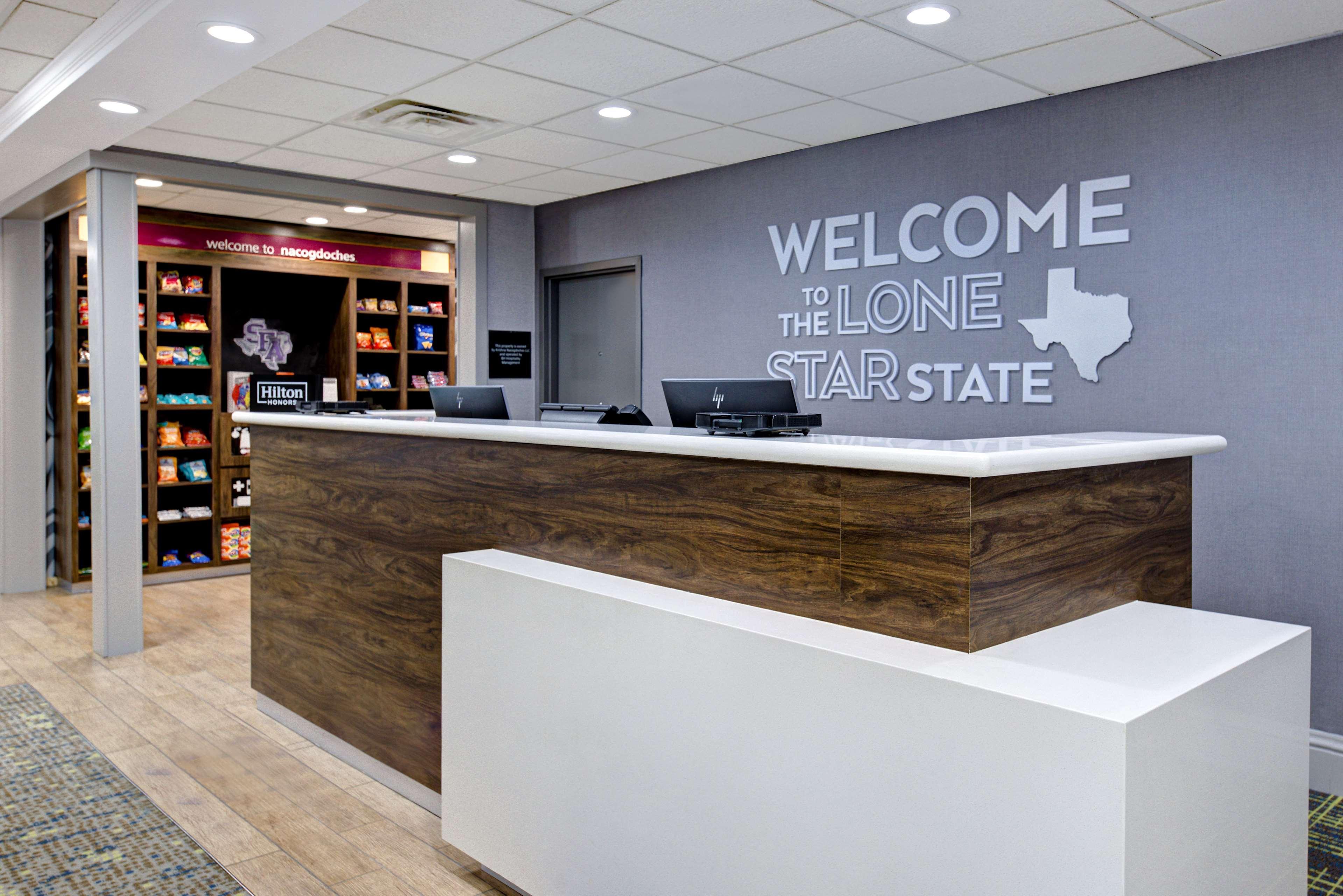 Hampton Inn & Suites Nacogdoches Exterior photo
