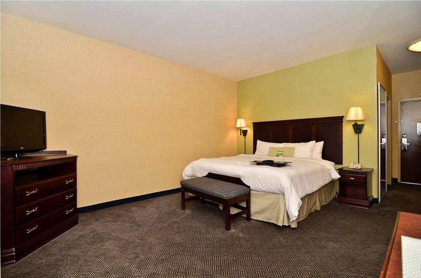 Hampton Inn & Suites Nacogdoches Exterior photo