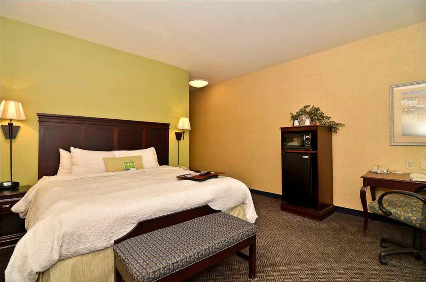 Hampton Inn & Suites Nacogdoches Exterior photo
